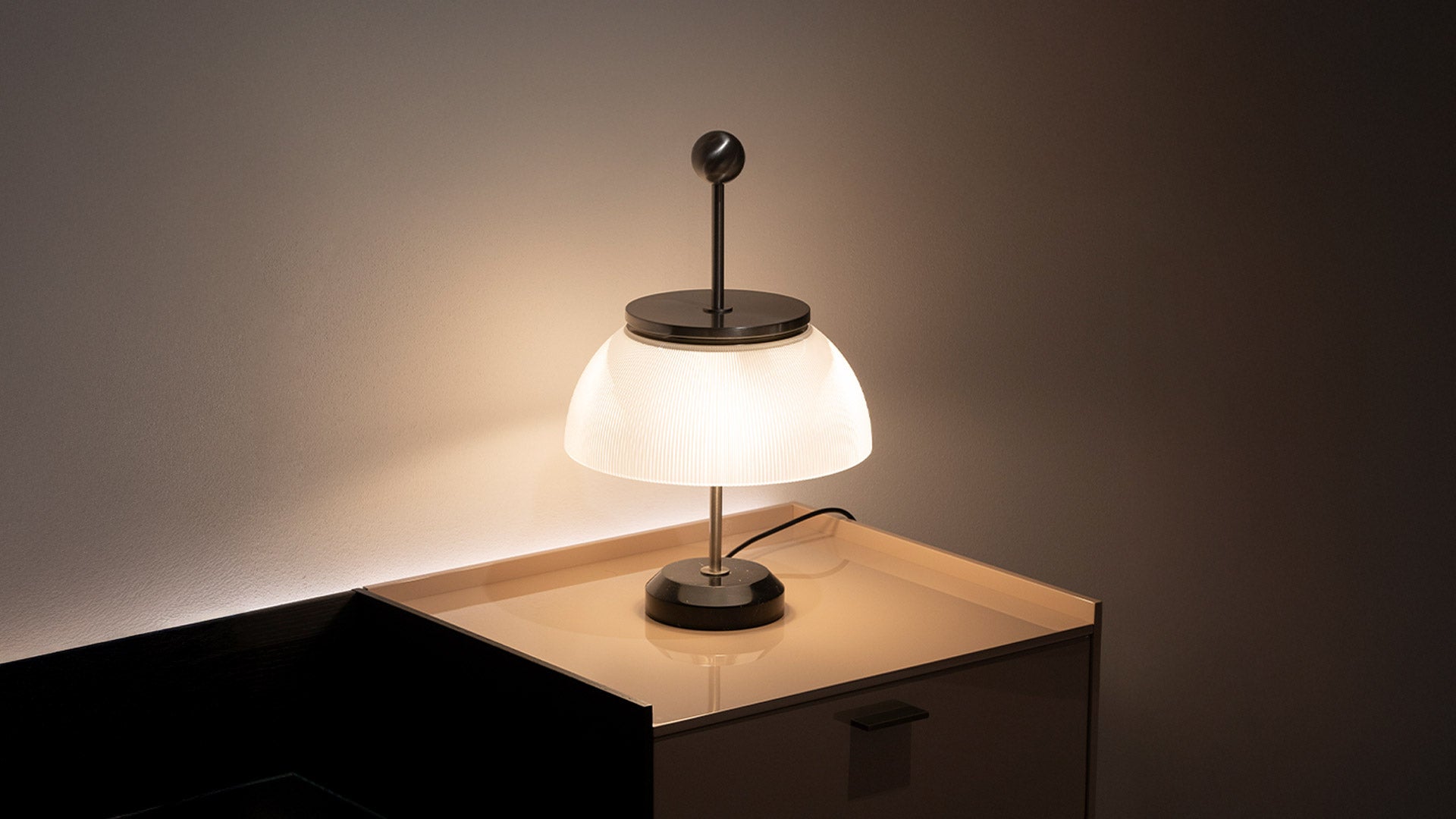 Alfa Table Lamp