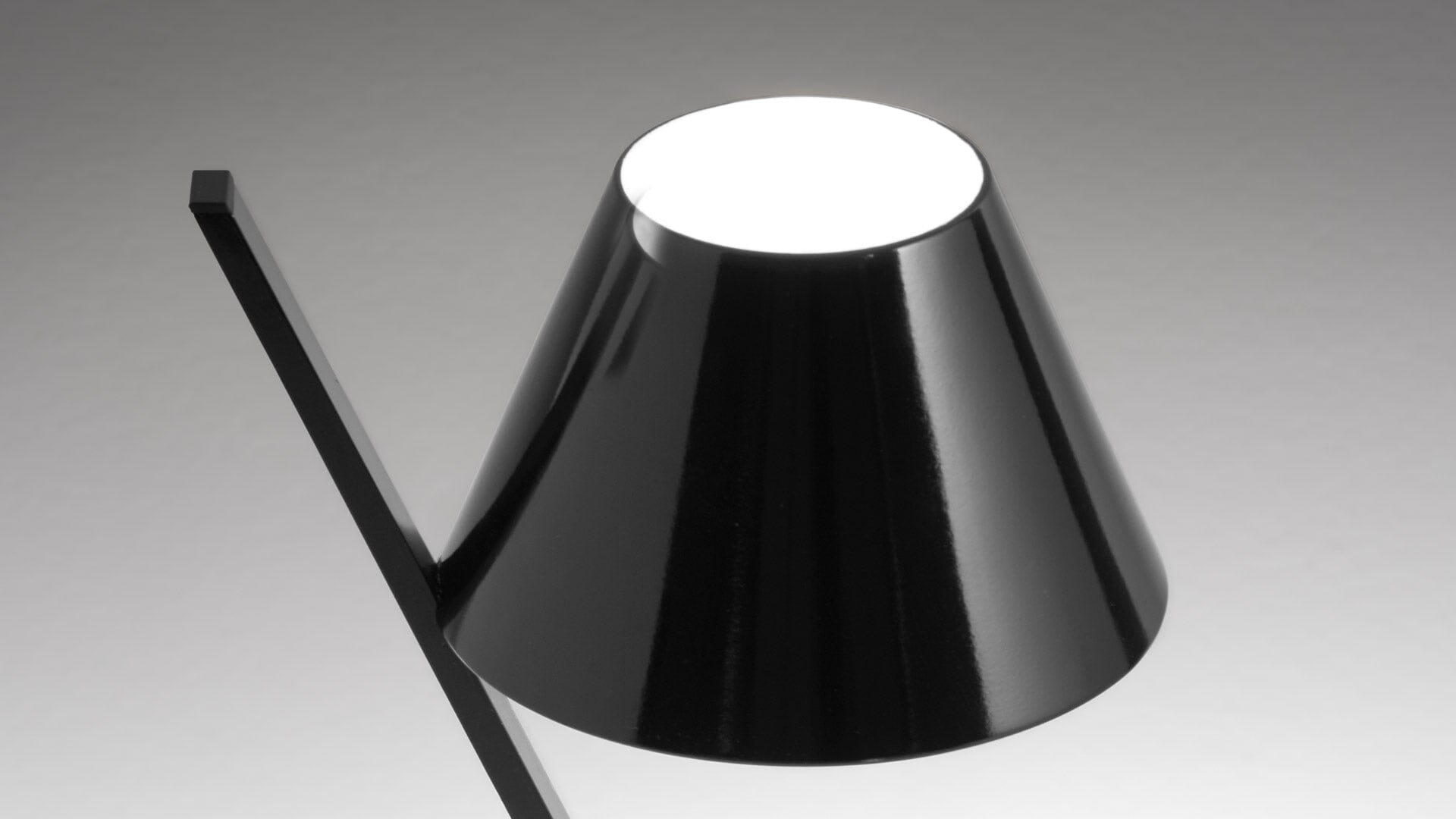 La Petite Table Lamp Table Lamps Artemide 