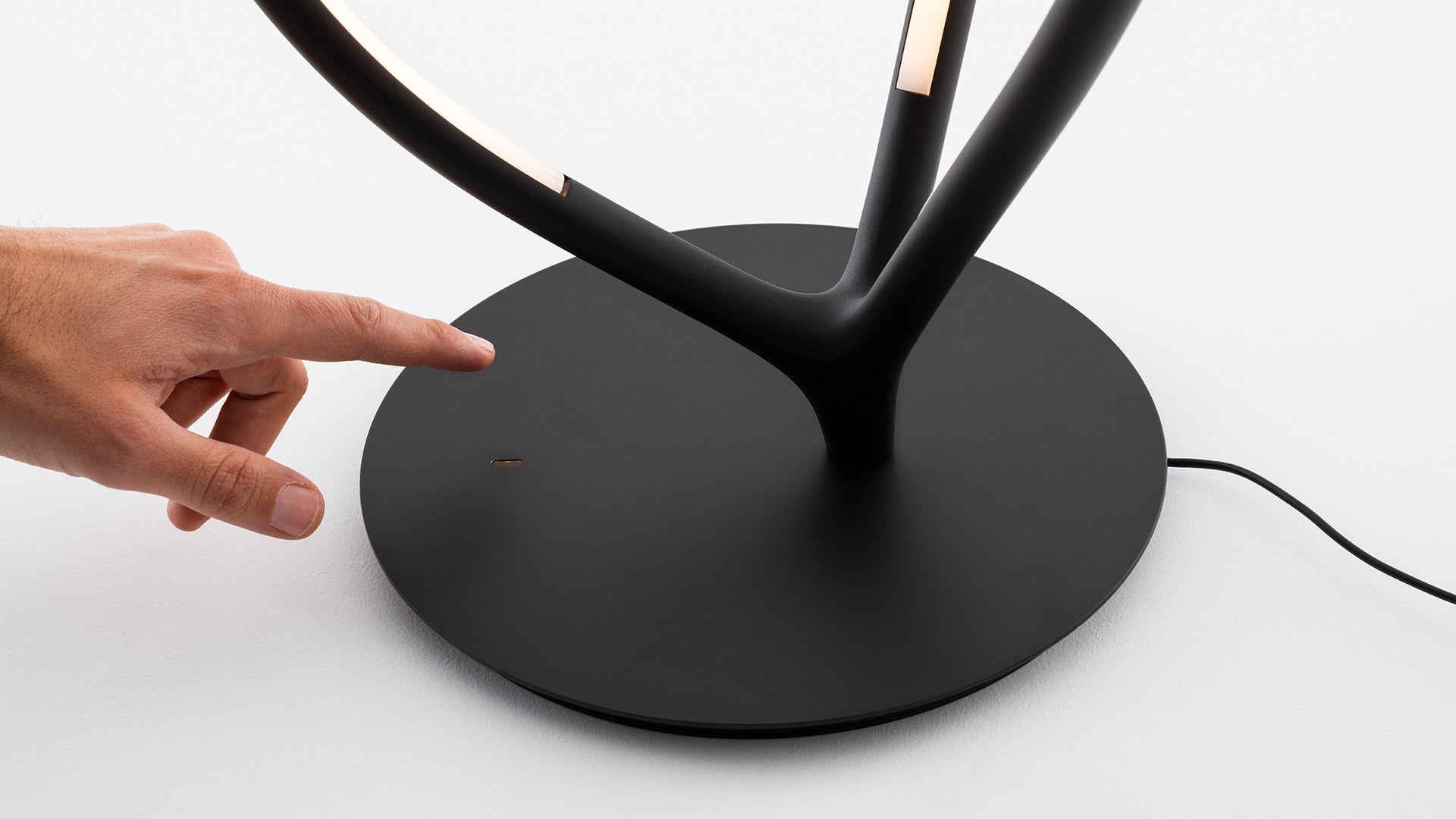 Arrival Floor Lamp
