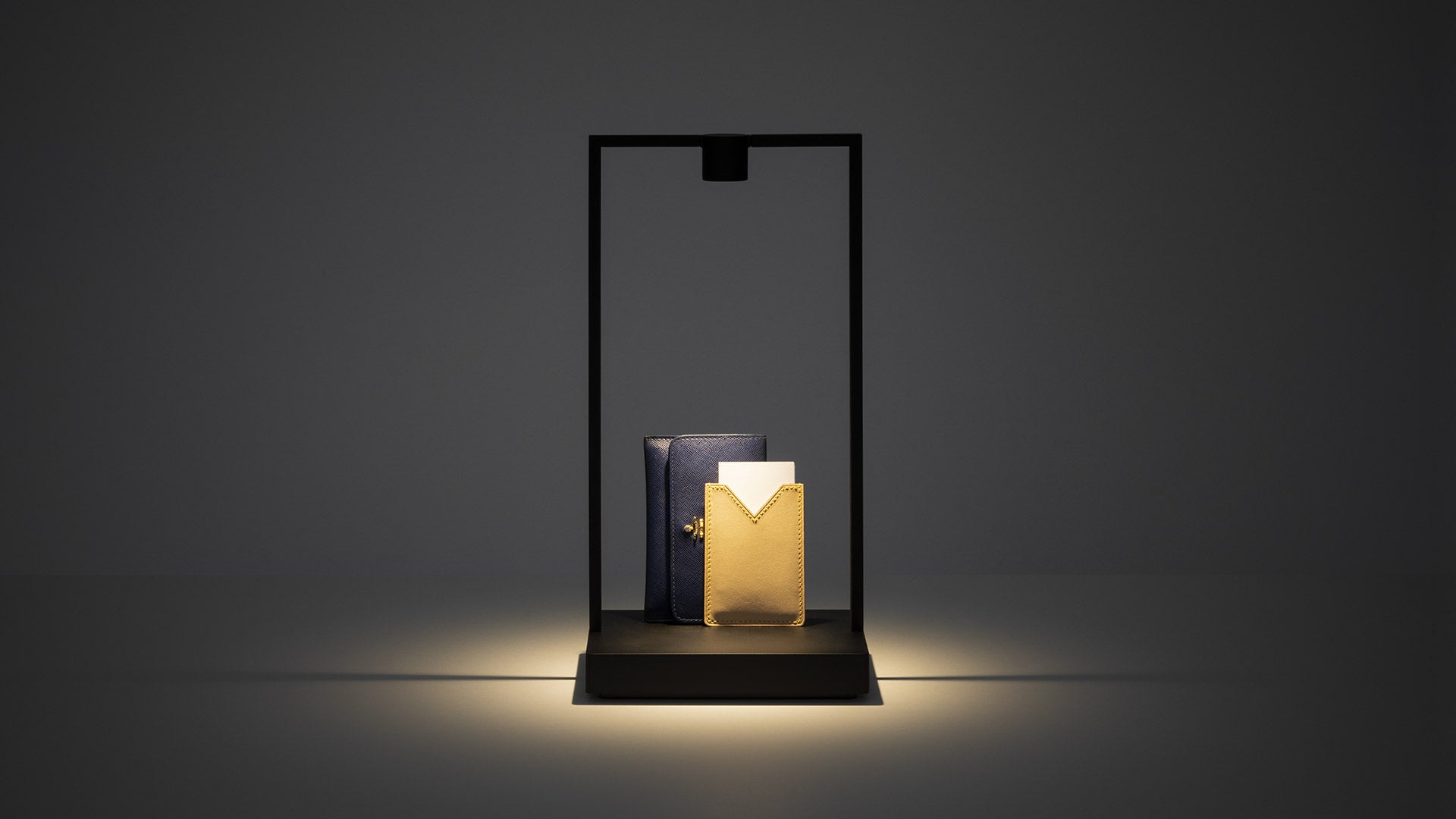 Curiosity 45 W/Focus Table Lamp