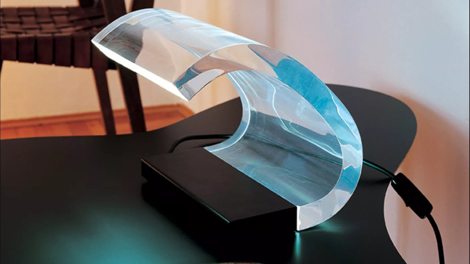Acrilica Table Lamp
