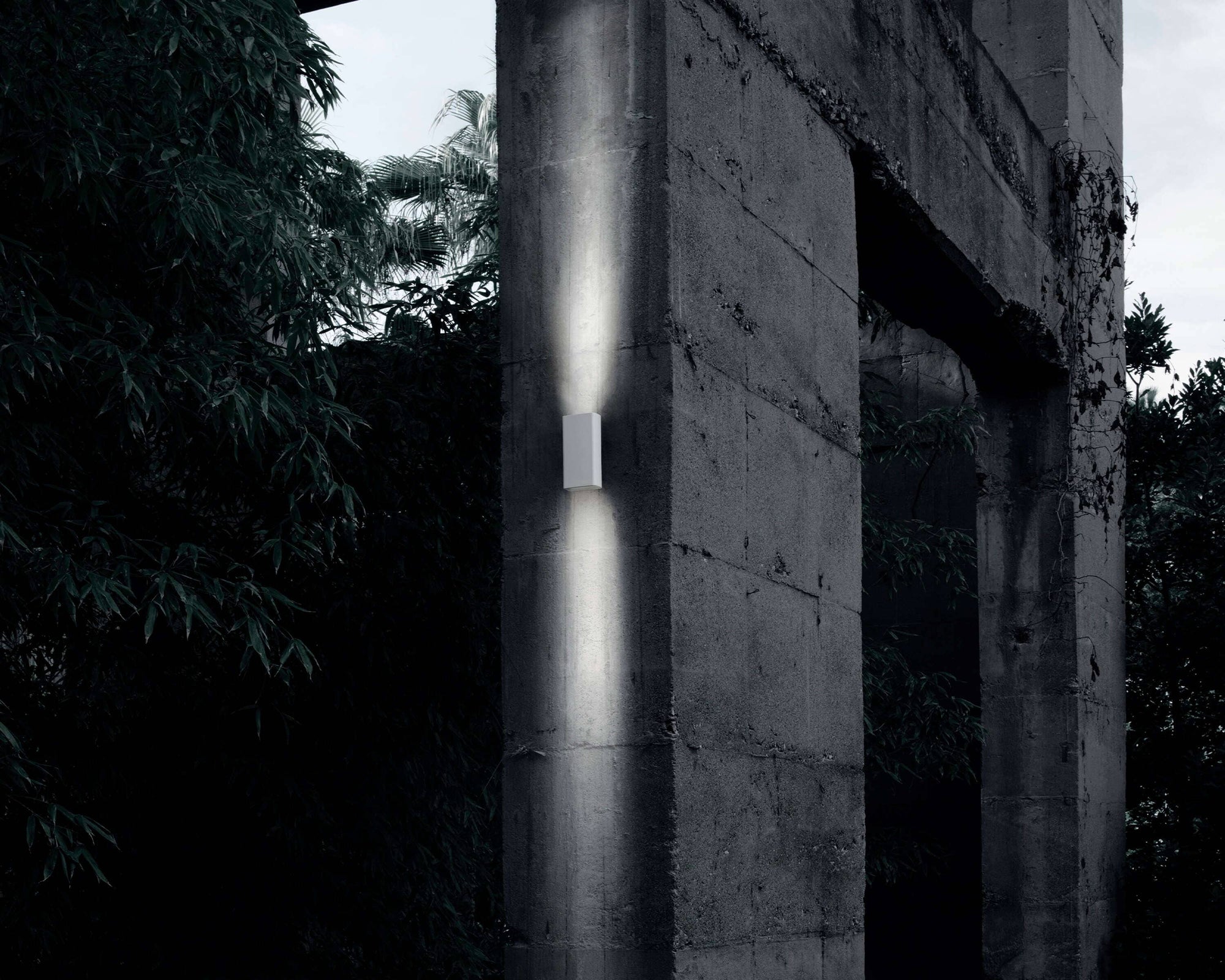 Climber 87 Down - Outdoor Wall Sconce Outdoor Lighting Flos 