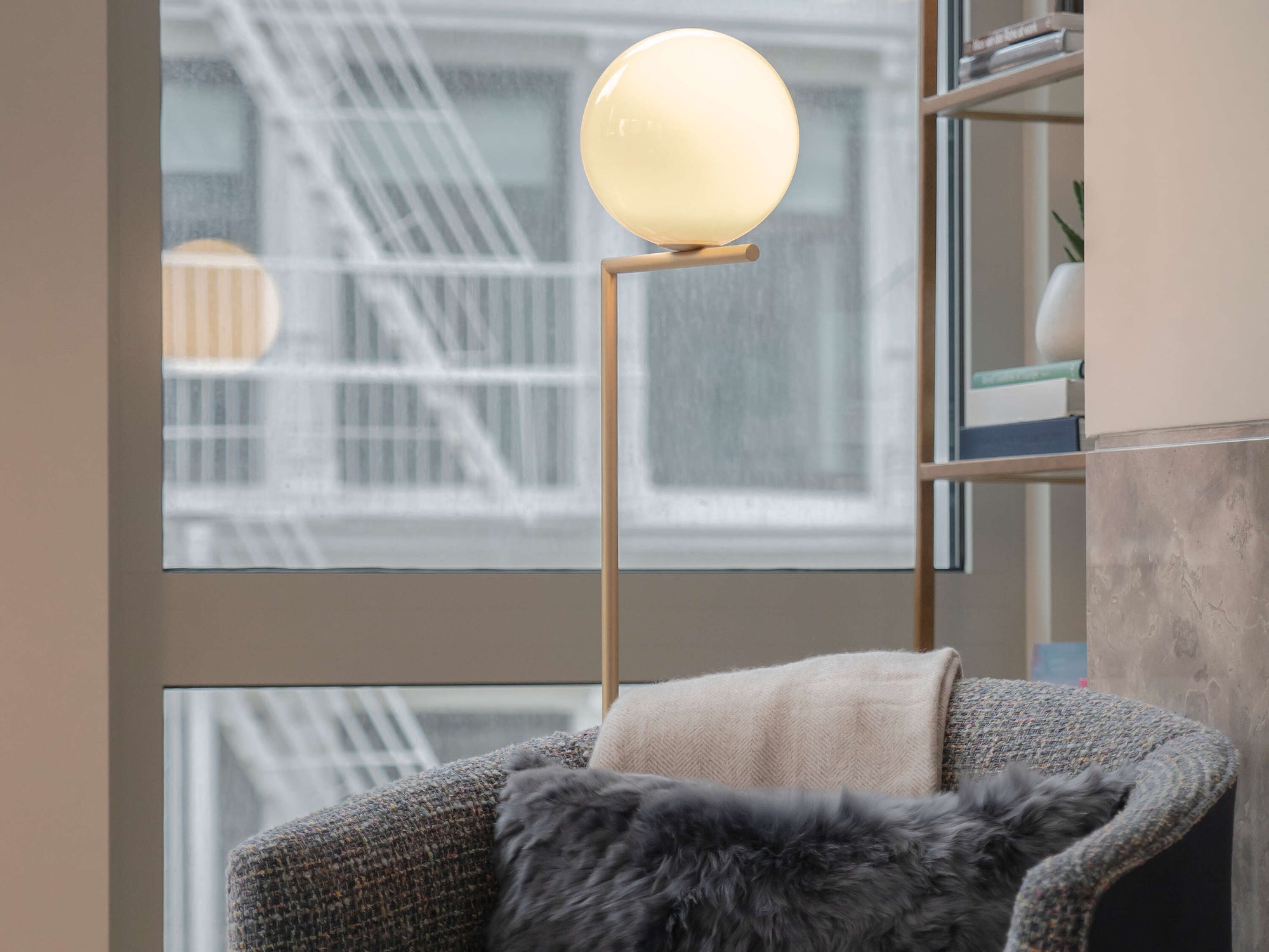 IC F Floor Lamp