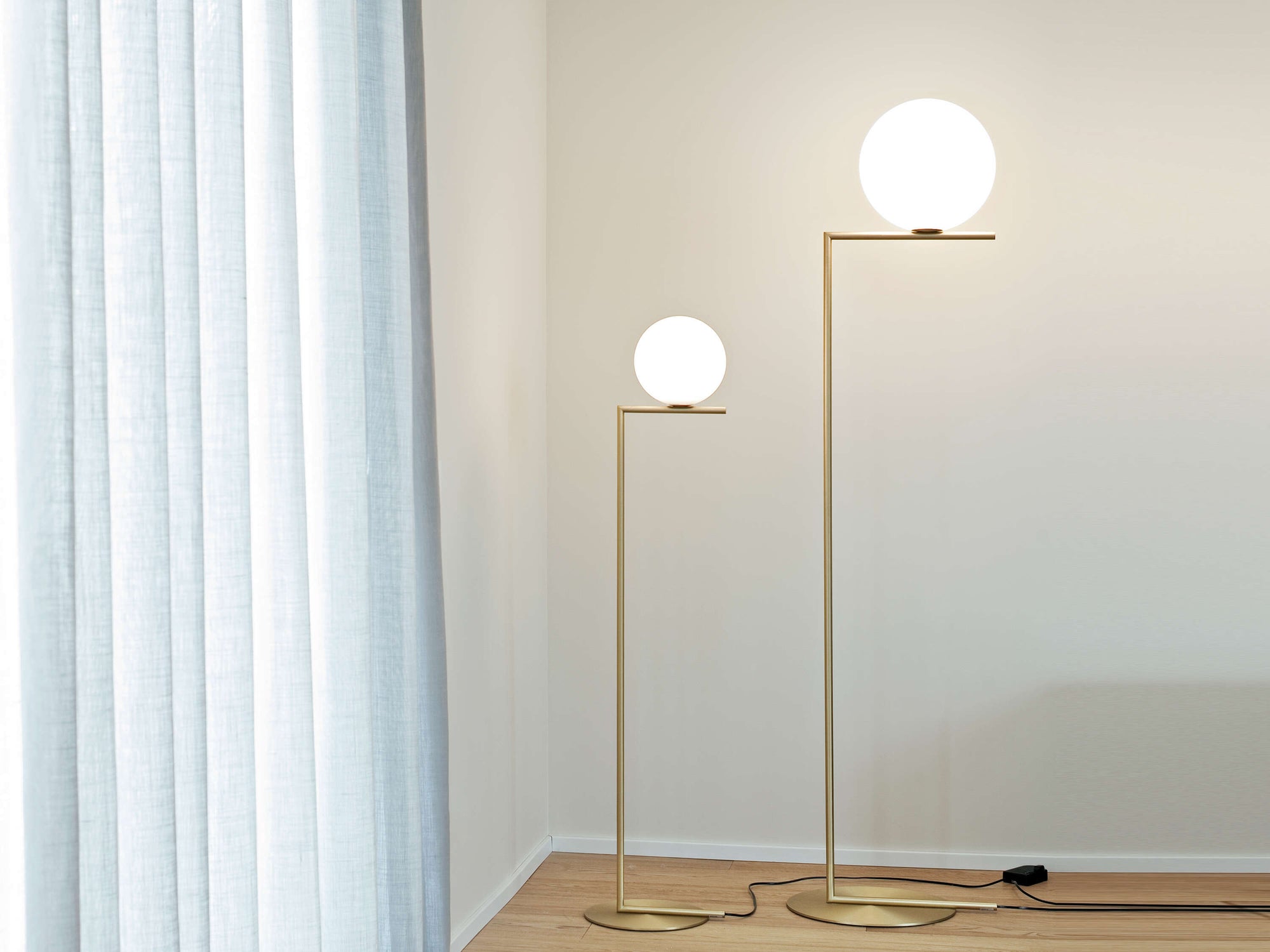 IC F Floor Lamp