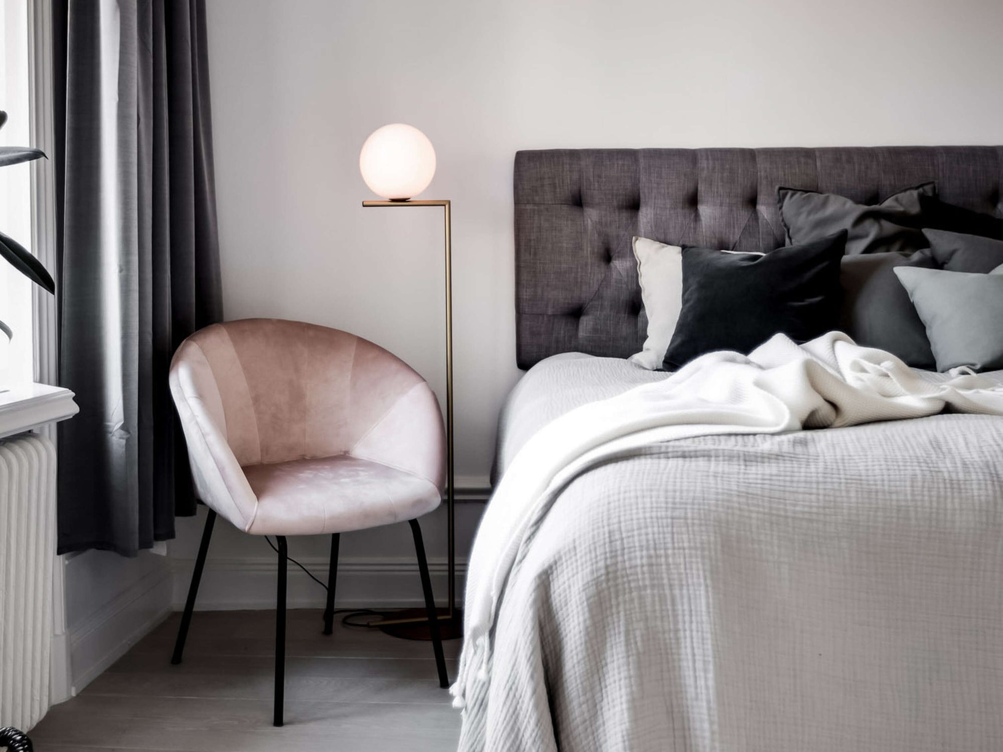 IC F Floor Lamp
