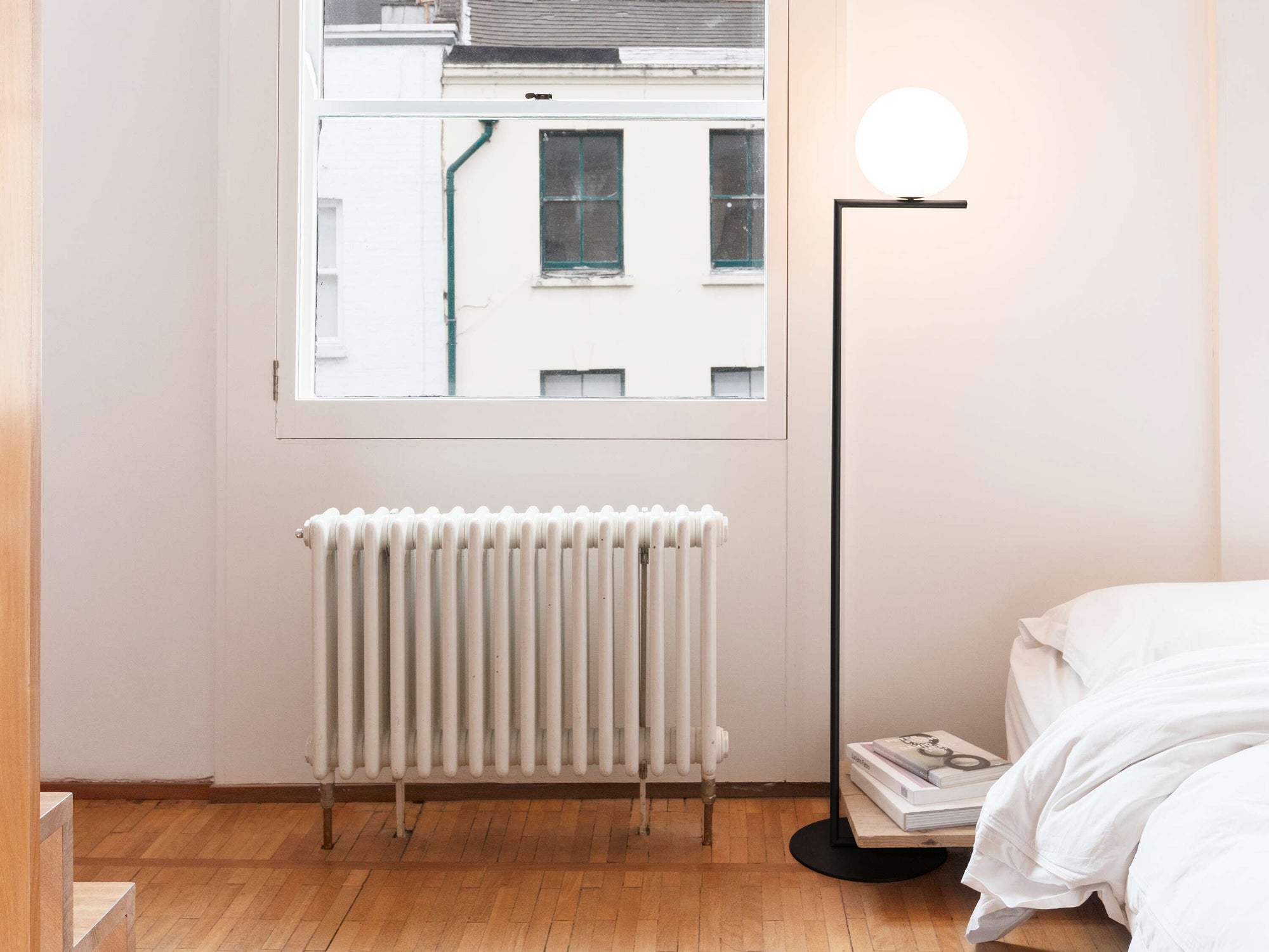 IC F Floor Lamp