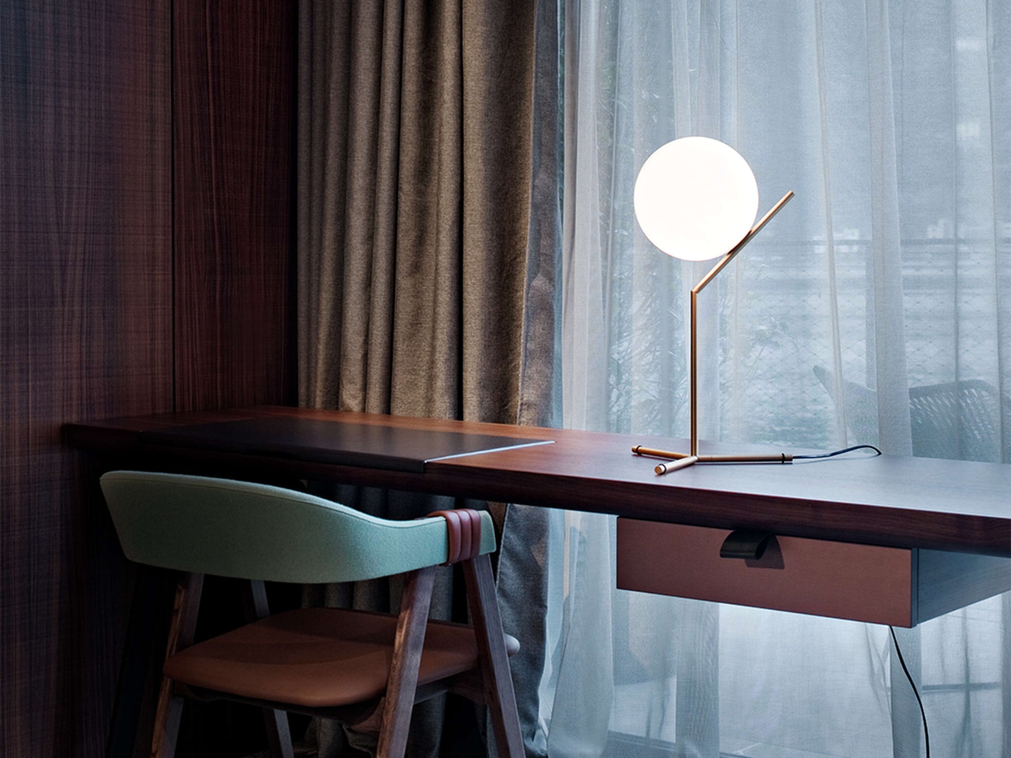 IC T1 High Table Lamp