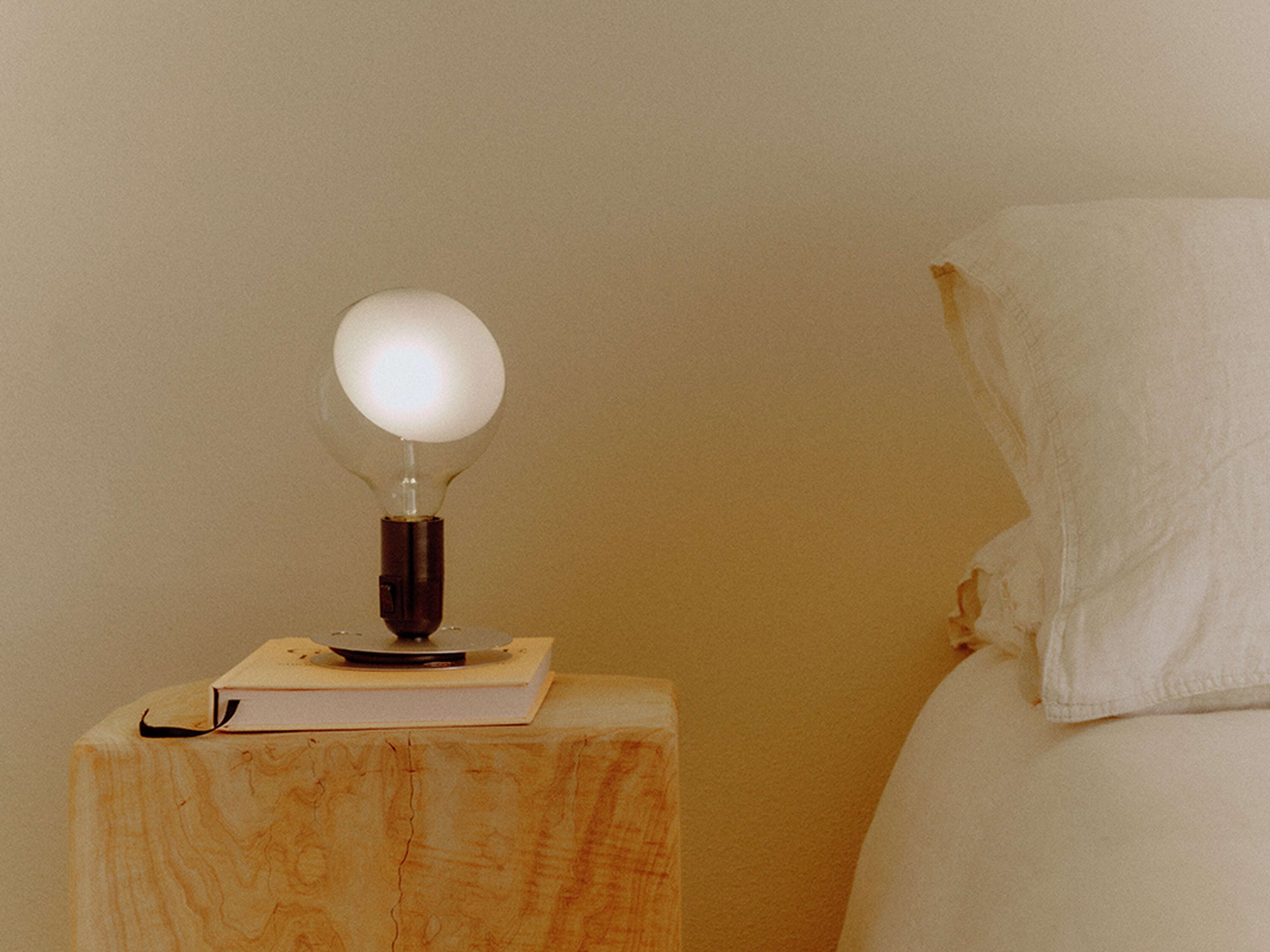 Lampadina LED Table Lamp