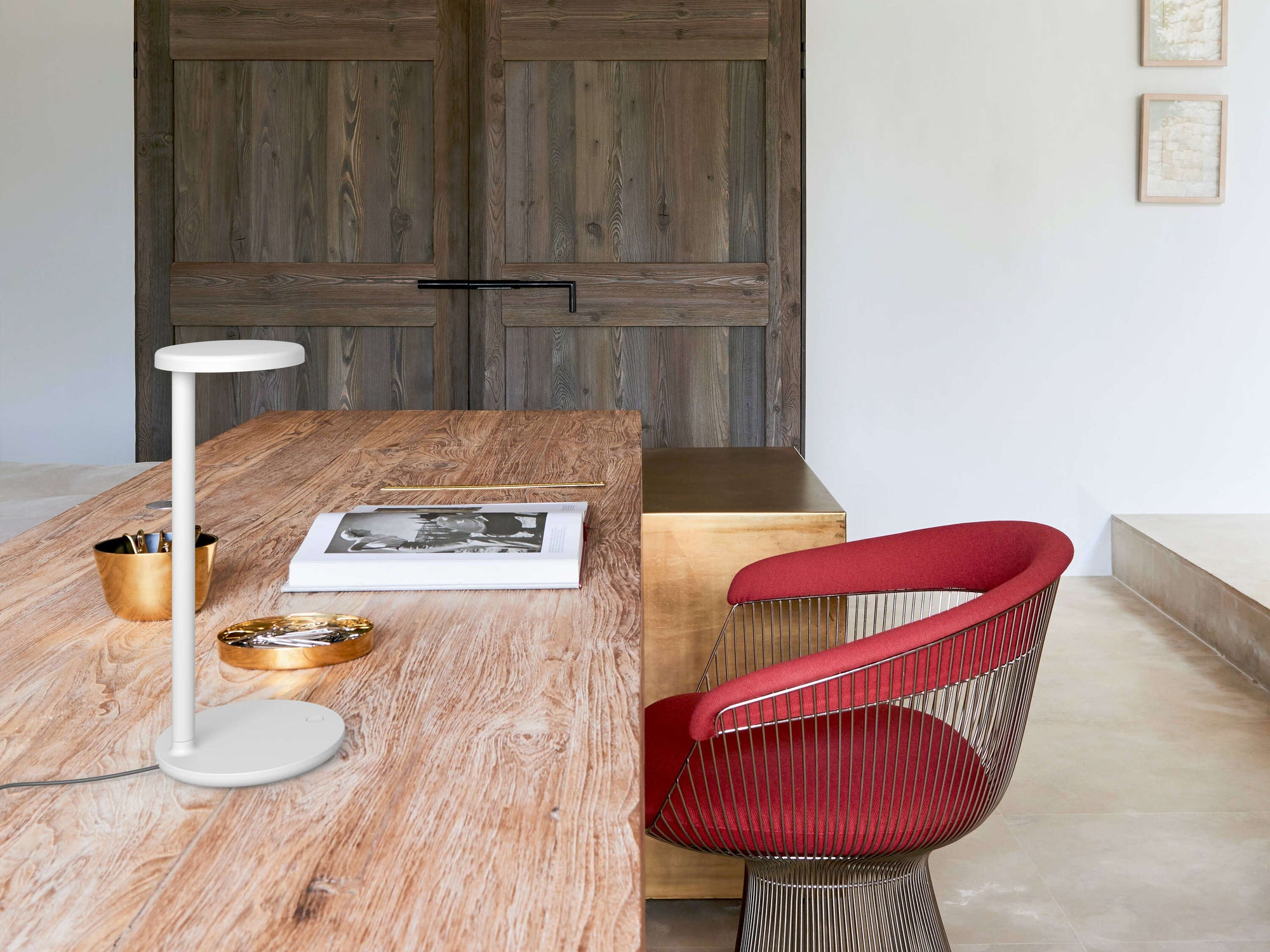 Oblique LED Desk Lamp and Qi with Wireless Charging Base