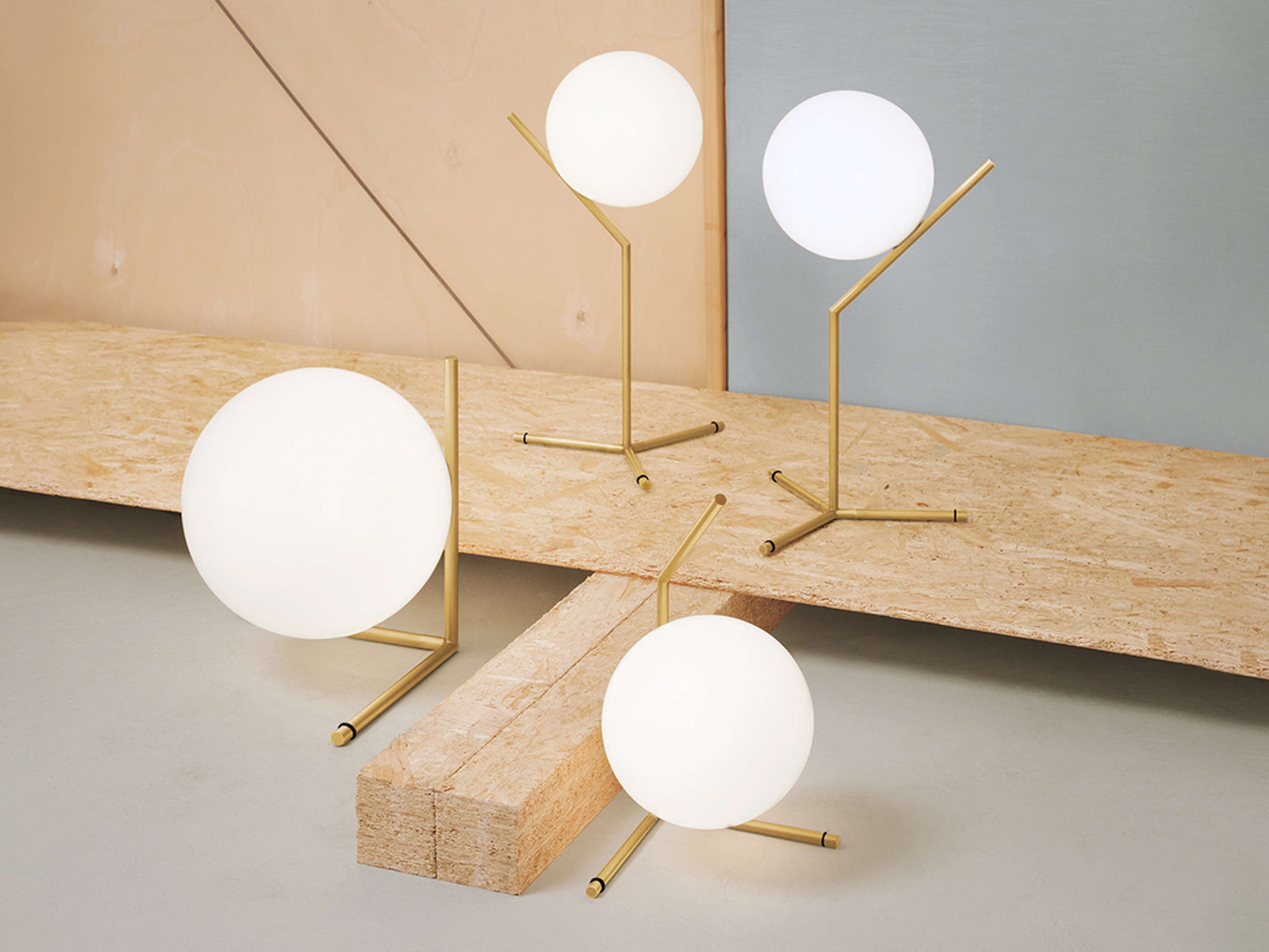 IC T2 Table Lamp