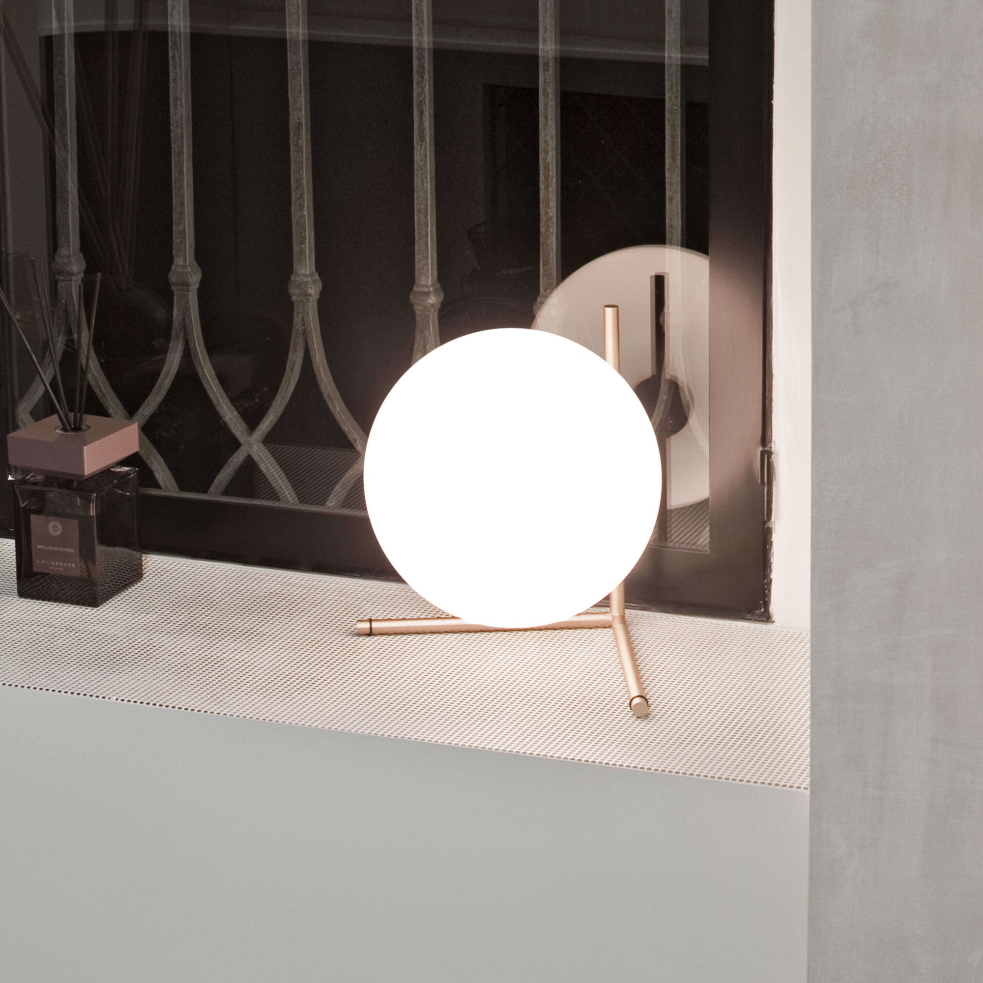 IC T2 Table Lamp
