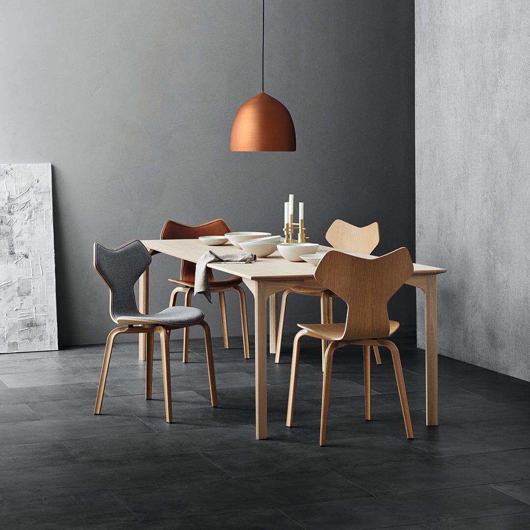 Grand Prix Chair With Wood Legs and Upholstered Front Dining chairs Fritz Hansen 