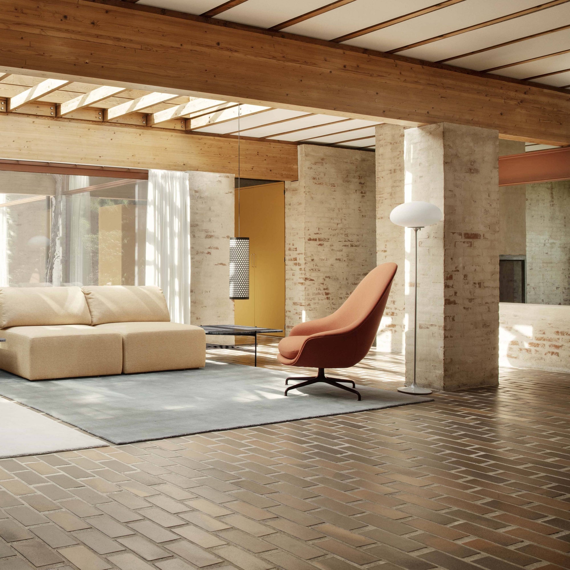 Bat 4-Star Base Lounge Chair - Fully Upholstered lounge chair Gubi 