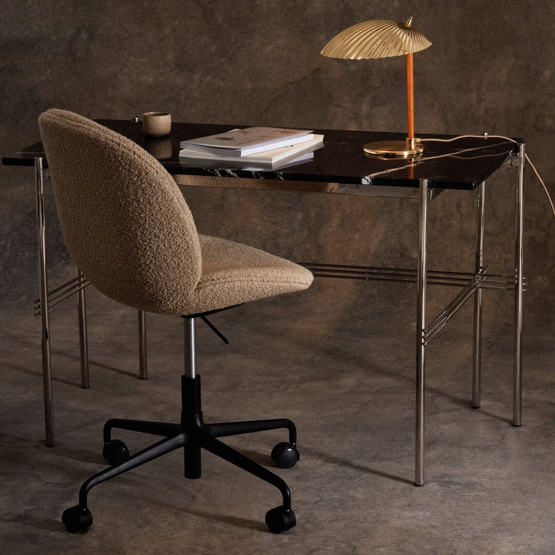 Beetle Meeting Chair 4-Star Base with Castors - Height Adjustable - Fully Upholstered Chairs Gubi 