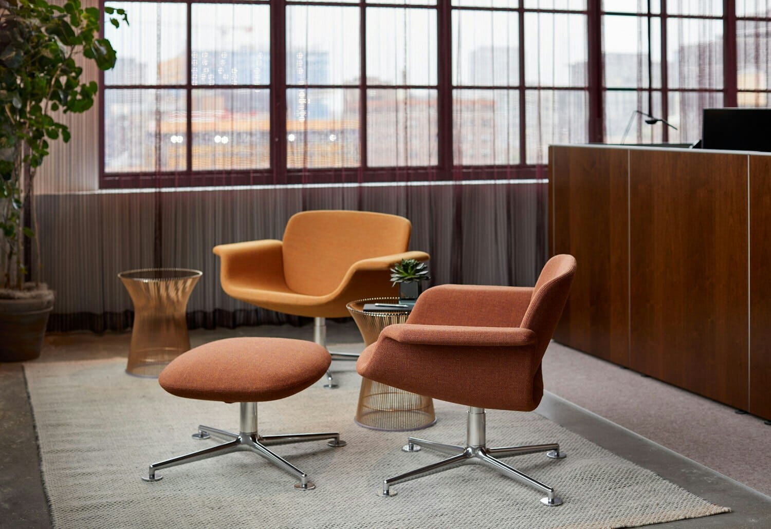 KN01 Low Back Lounge Chair lounge chair Knoll 