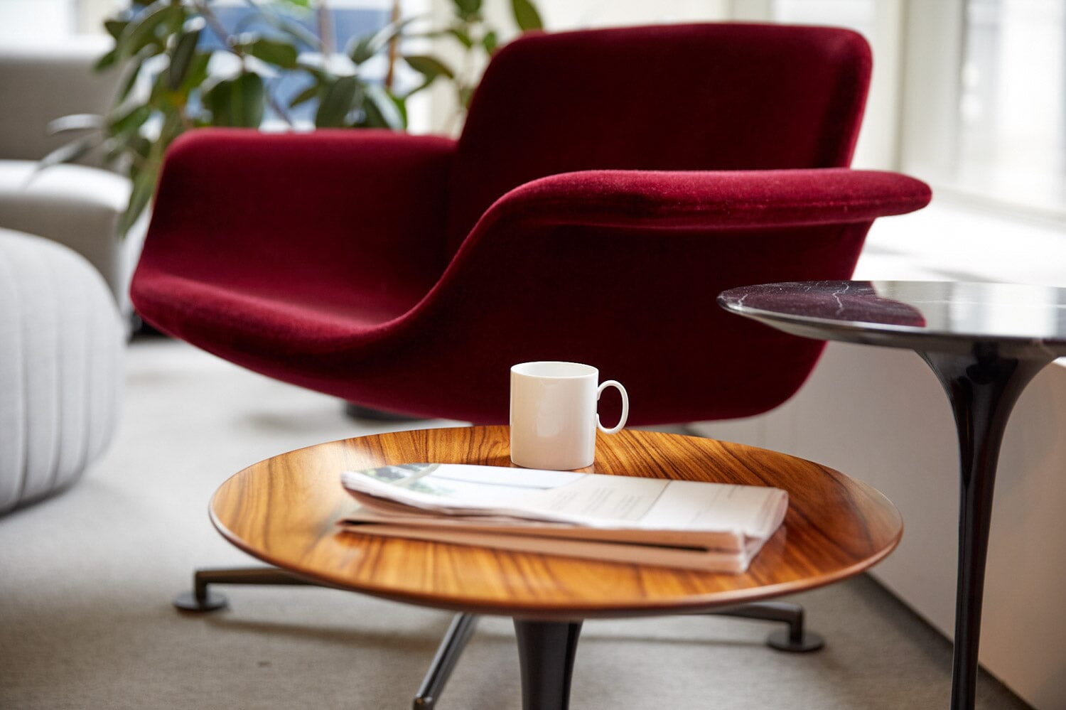 KN01 Low Back Lounge Chair lounge chair Knoll 
