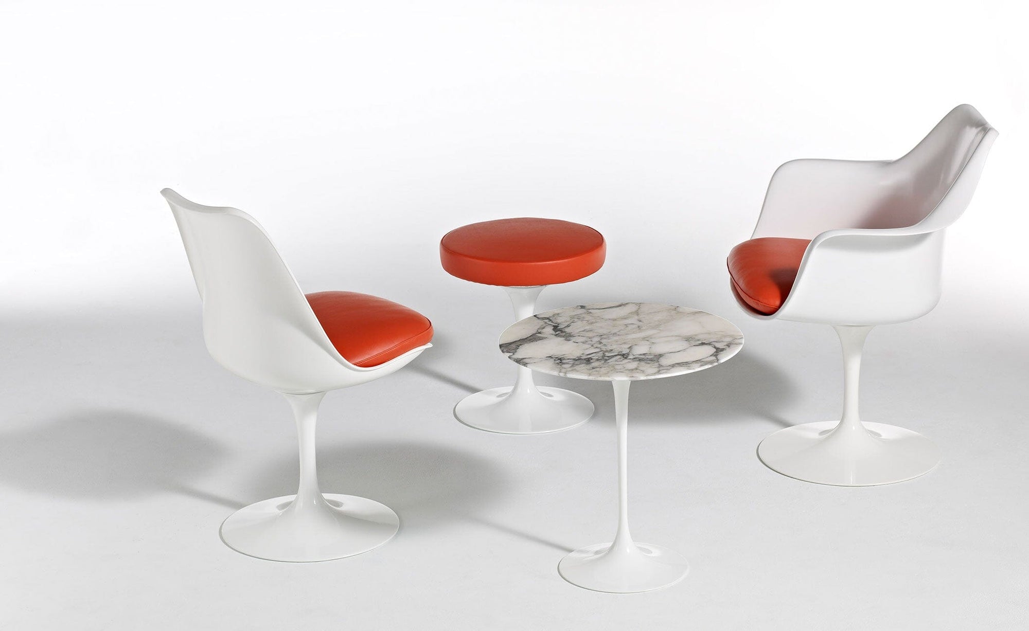 Saarinen Tulip Arm chair lounge chair Knoll 