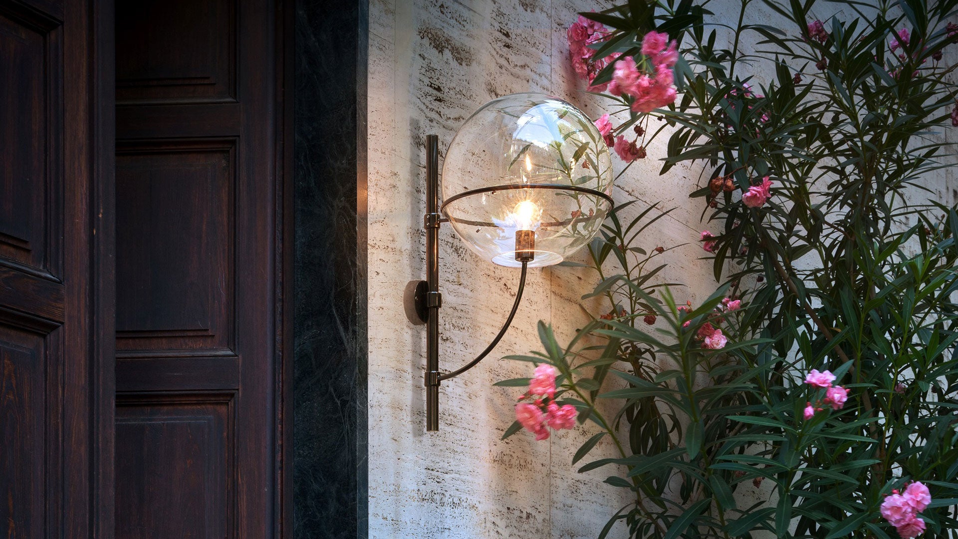 Lyndon Outdoor Wall Light 160 Wall Lights Oluce 