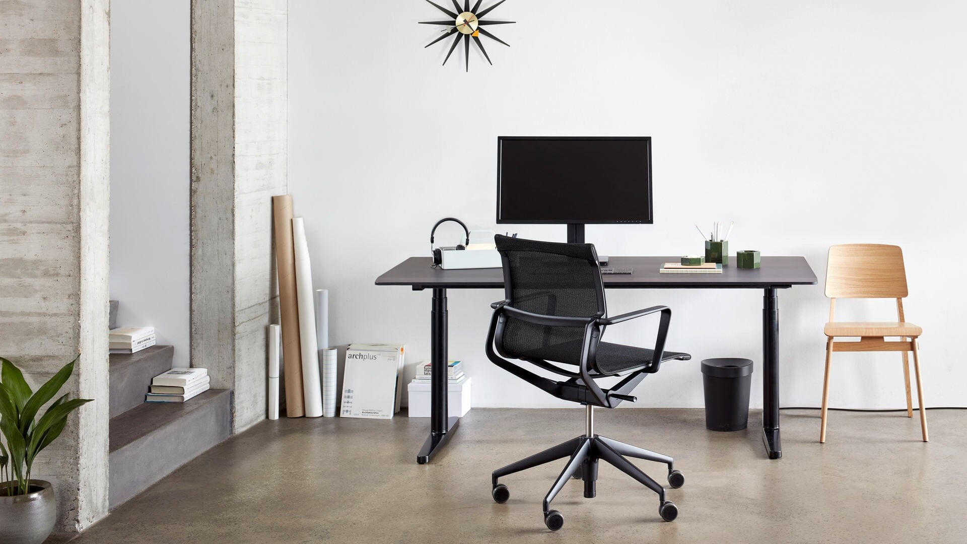 Nelson Sunburst Clock Black/Brass Clocks Vitra 