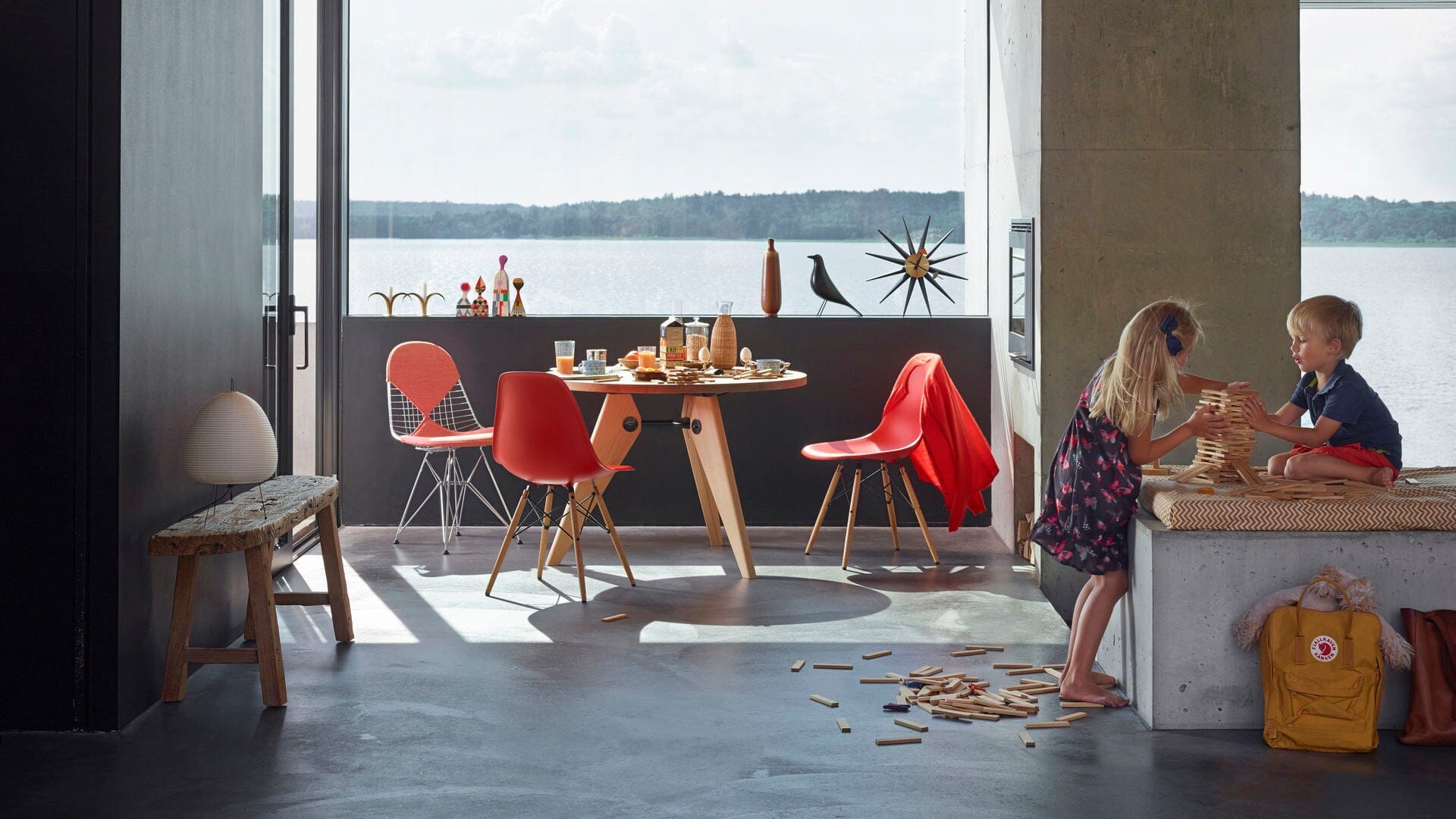 Nelson Sunburst Clock Black/Brass Clocks Vitra 