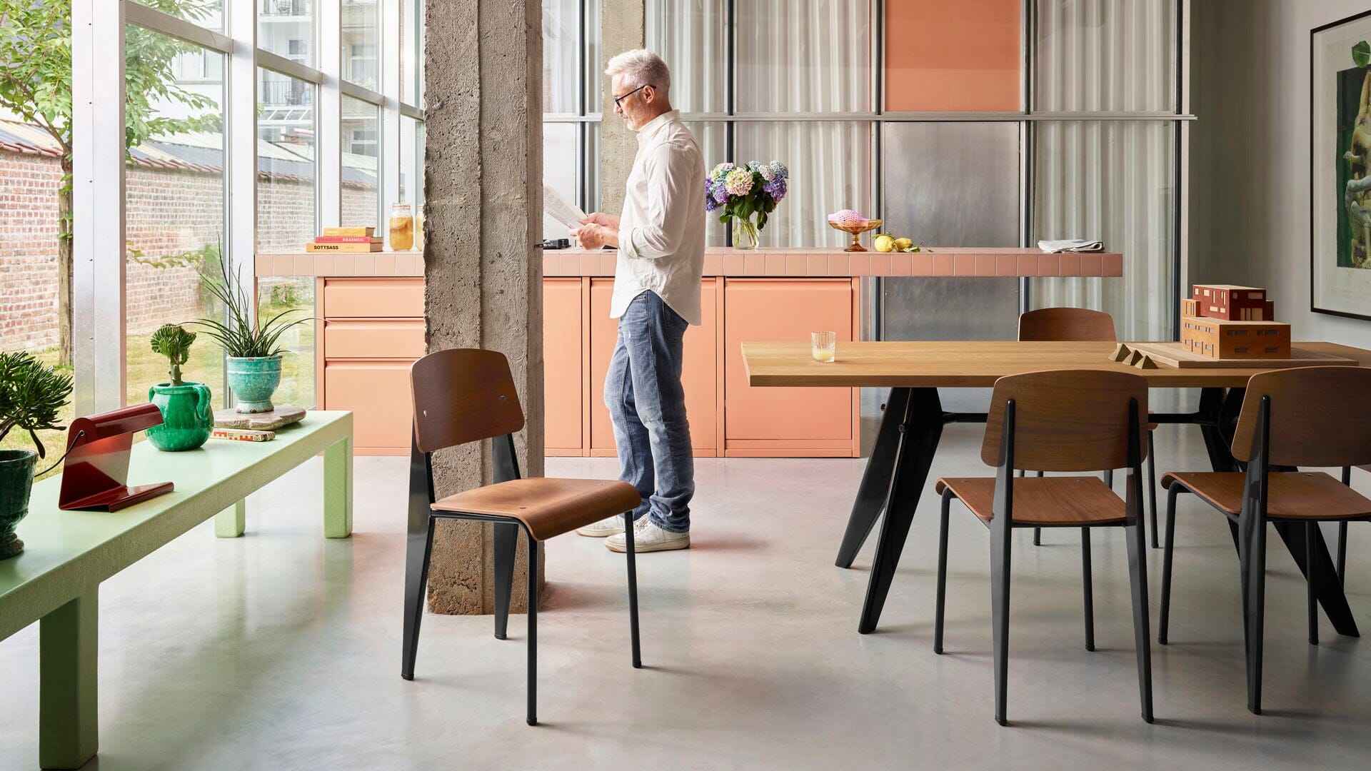 Prouvé Standard Chair Side/Dining Vitra 