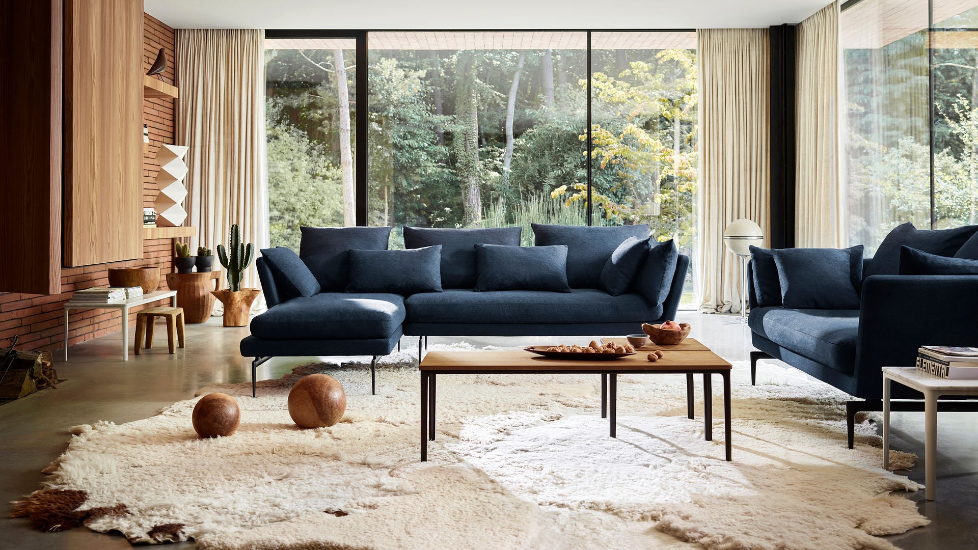 Suita Three-Seater Sofa With Pointed Back Cushions