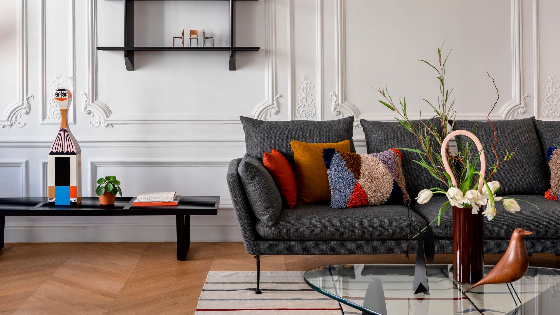 Suita Three-Seater Sofa With Pointed Back Cushions