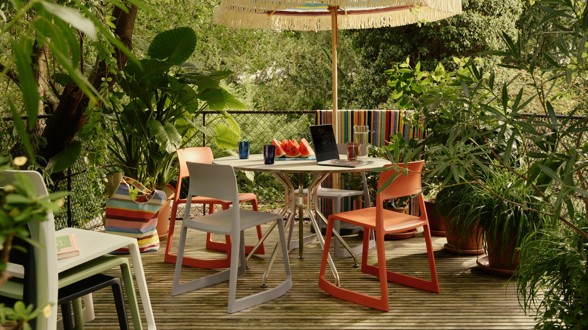 Tip Ton RE Chair