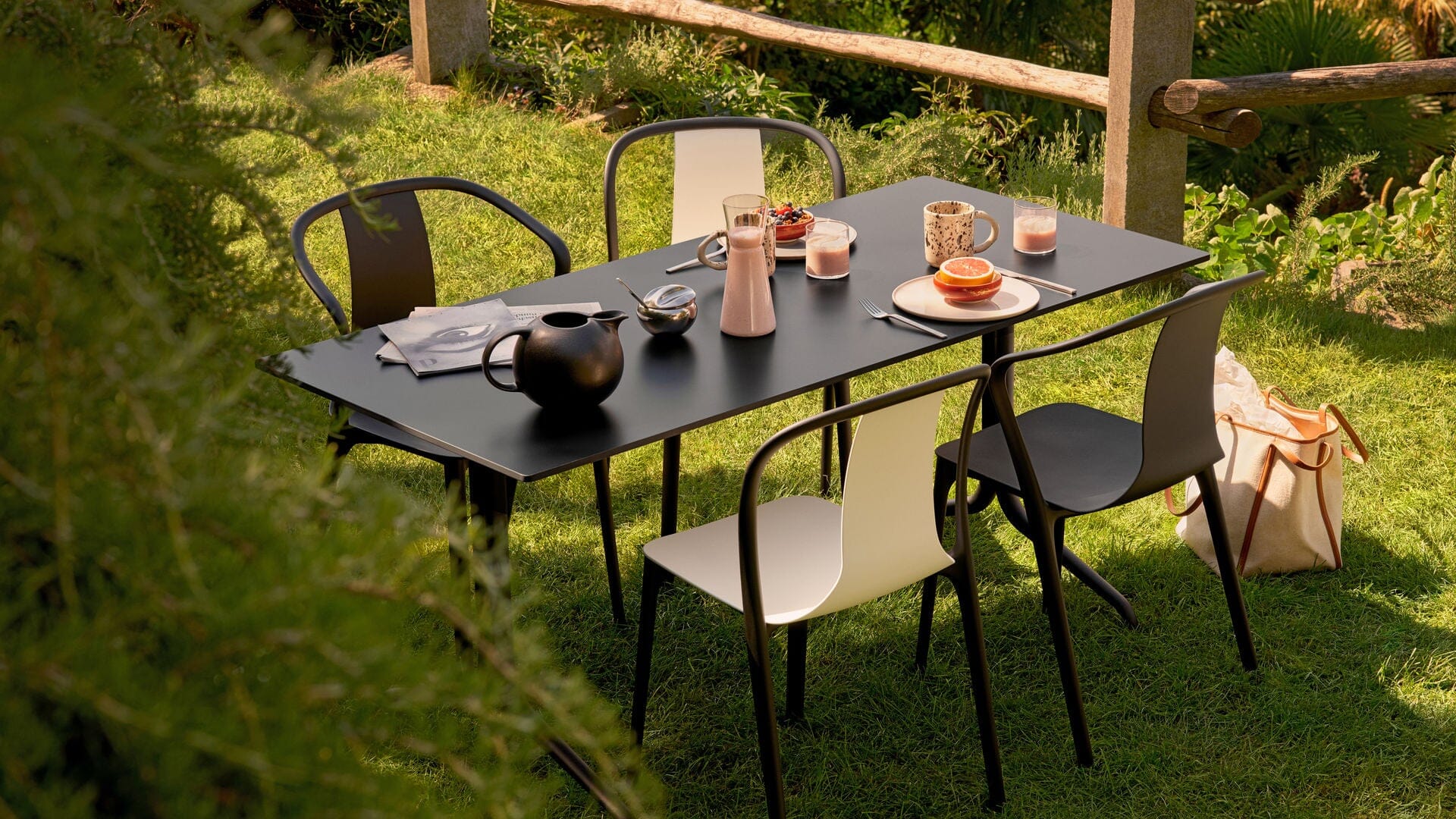 Belleville Rectangular Table Dining Tables Vitra 