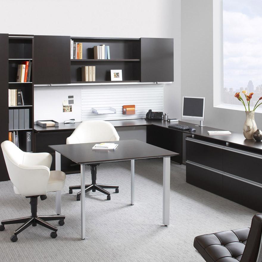 Saarinen Executive Arm Chair with Swivel Base task chair Knoll 