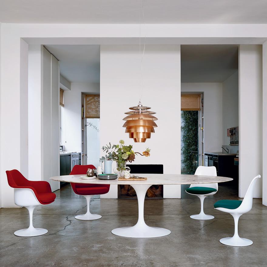 Saarinen 78" Oval Dining Table Medium Dining Tables Knoll 